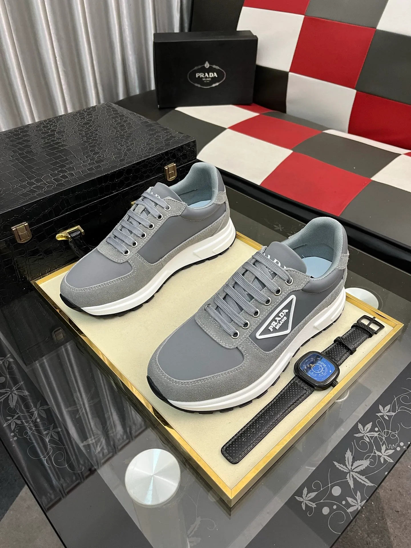 Men's shoes 💰420⌚️⌚️Prada•PRADA original quality.~ Unique modern style sneakers. 🏃A must-have casual shoe for trendy men😍😍 Original brand imported from Italy, imported original leather, sheep lining (refuses to discolor and grind feet) Sole: Original sole provided by the original factory, French lazy style design ⚠️Fit to the feet, original quality, super comfortable original sole. It’s like shooting the real thing🎬The real thing is better, high-quality sneakers Size: 38-444️⃣Colors available